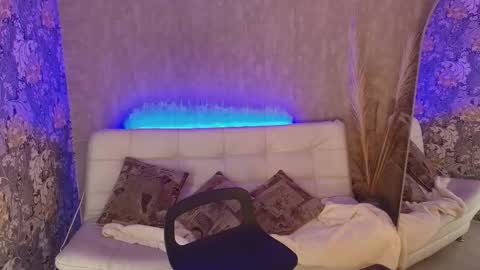 Snapshot of prettyboyy_13 chatting on 12.16.25 Camilo online show from 12.16.25