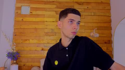 Snapshot of prettyboyy_13 chatting on 01.08.26 Camilo online show from 01.08.26