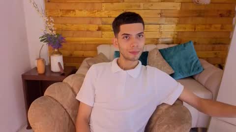 Snapshot of prettyboyy_13 chatting on 01.10.26 Camilo online show from 01.10.26