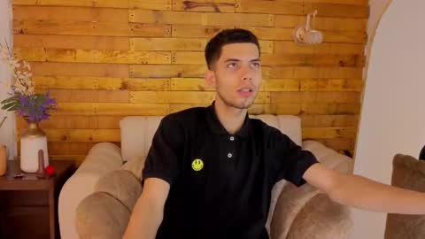 Snapshot of prettyboyy_13 chatting on 01.12.26 Camilo online show from 01.12.26