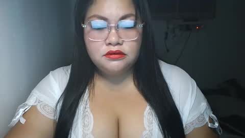 Snapshot of prettycarla_ chatting on 09.28.25 prettycarla online show from 09.28.25
