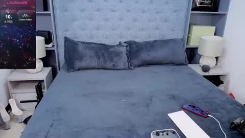 Snapshot of prettycummerjane chatting on 12.18.25 JANE online show from 12.18.25