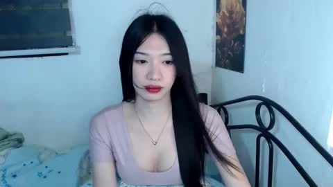 Snapshot of prettycumnotes69 chatting on 12.18.25 ASHLEY online show from 12.18.25