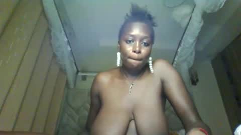 Snapshot of prettydulce chatting on 02.06.26 prettydulce online show from 02.06.26