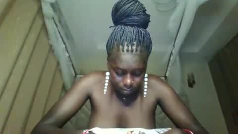 Snapshot of prettydulce chatting on 02.12.26 prettydulce online show from 02.12.26