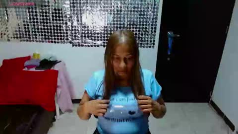 Snapshot of prettyduration chatting on 02.19.25 Caro sins online show from 02.19.25