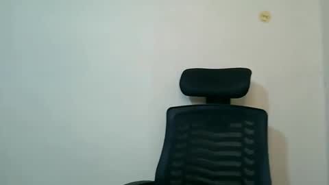 Snapshot of prettyellah chatting on 02.17.26 prettyellah online show from 02.17.26