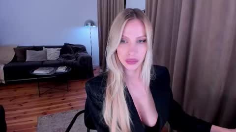 Eva online show from 10.18.25