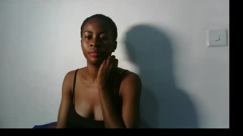 Snapshot of prettylove5 chatting on 10.05.25 evelyn online show from 10.05.25