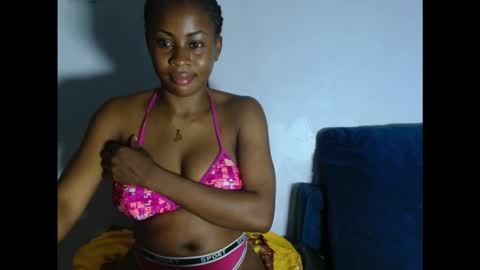 Snapshot of prettylove5 chatting on 02.14.26 evelyn online show from 02.14.26