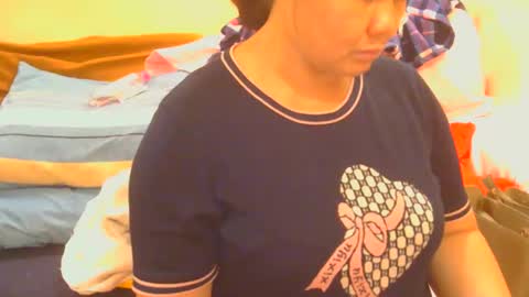 Snapshot of prettynhing chatting on 05.13.26 Nhing online show from 05.13.26