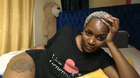 Snapshot of prettyquee chatting on 02.19.26 sasha online show from 02.19.26