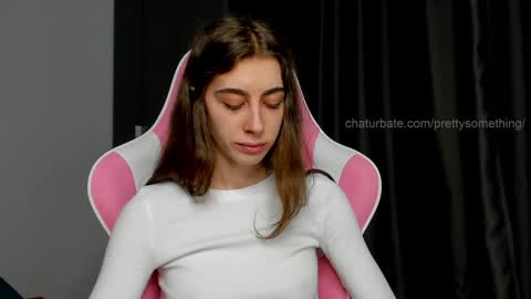 Snapshot of prettysomething chatting on 01.14.25 Sophie next stream will be at Monday i will wait you guys online show from 01.14.25