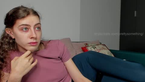 Snapshot of prettysomething chatting on 01.31.25 Sophie next stream will be at Monday i will wait you guys online show from 01.31.25