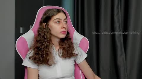 Snapshot of prettysomething chatting on 02.06.25 Sophie next stream will be at Monday i will wait you guys online show from 02.06.25