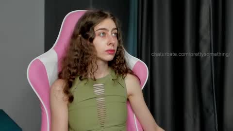 Snapshot of prettysomething chatting on 02.13.25 Sophie next stream will be at Monday i will wait you guys online show from 02.13.25