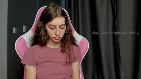 Snapshot of prettysomething chatting on 02.14.25 Sophie next stream will be at Monday i will wait you guys online show from 02.14.25