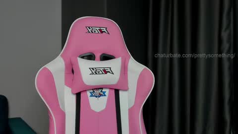 Snapshot of prettysomething chatting on 02.21.25 Sophie next stream will be at Monday i will wait you guys online show from 02.21.25