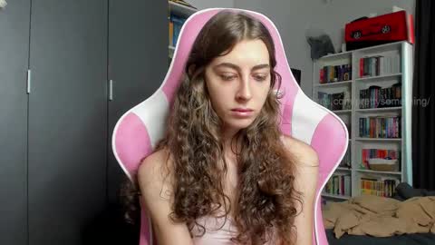 Snapshot of prettysomething chatting on 02.18.26 Sophie next stream will be at Monday i will wait you guys online show from 02.18.26