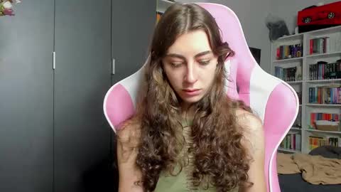 Snapshot of prettysomething chatting on 02.19.26 Sophie next stream will be at Monday i will wait you guys online show from 02.19.26