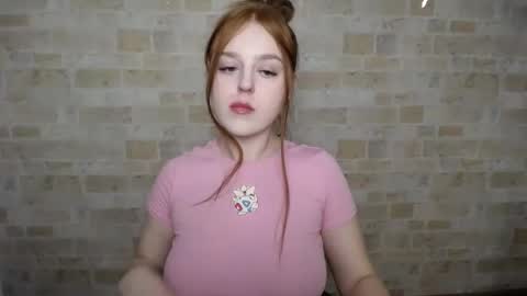 Snapshot of prettyvalerii_ chatting on 02.28.25 Valeri online show from 02.28.25