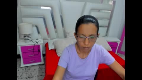 Snapshot of pricesa_milf chatting on 12.04.24 Princessa online show from 12.04.24