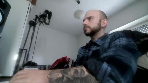 Snapshot of prime2h chatting on 12.13.24 Prime85 online show from 12.13.24