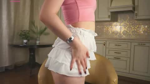 Snapshot of primrosegartrell chatting on 11.04.25 Liza online show from 11.04.25