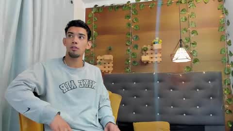 prince_arthur77 online show from 01.31.25