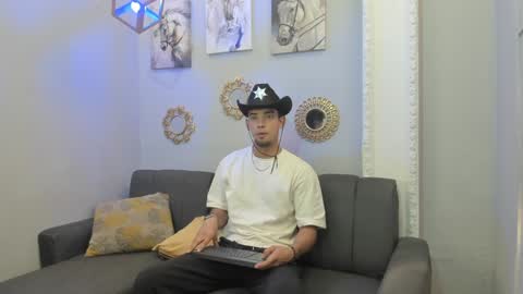 prince_arthur77 online show from 02.02.25