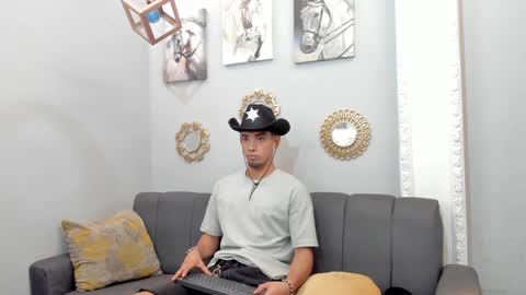 prince_arthur77 online show from 02.06.25