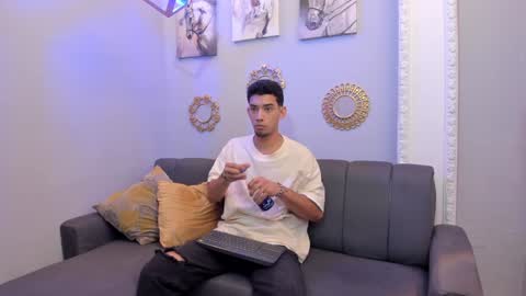 prince_arthur77 online show from 02.07.25