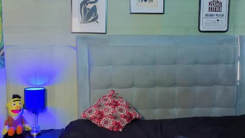 Snapshot of prince_arthur77 chatting on 02.25.26 prince_arthur77 online show from 02.25.26