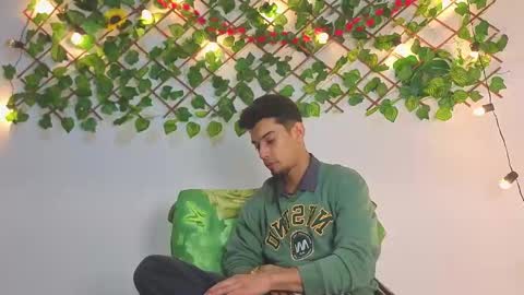 Snapshot of prince_arthur77 chatting on 03.08.26 prince_arthur77 online show from 03.08.26