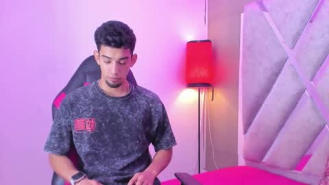 Snapshot of prince_arthur77 chatting on 03.17.26 prince_arthur77 online show from 03.17.26