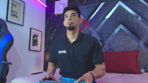 prince_arthur77 online show from 07.09.26