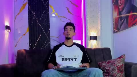 prince_arthur77 online show from 07.12.26