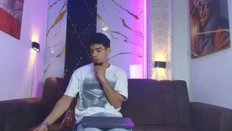prince_arthur77 online show from 07.17.26