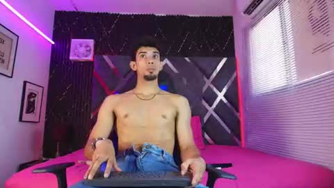 prince_arthur77 online show from 07.28.26