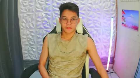 Snapshot of prince_harrison chatting on 11.24.25 prince_harrison online show from 11.24.25