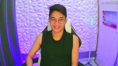 Snapshot of prince_harrison chatting on 11.27.25 prince_harrison online show from 11.27.25