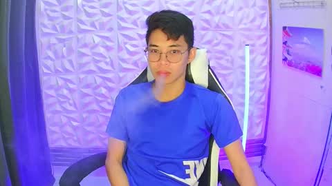 Snapshot of prince_harrison chatting on 12.01.25 prince_harrison online show from 12.01.25