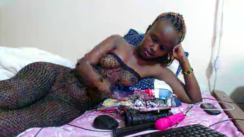 Snapshot of princeslov1 chatting on 12.15.25 Shan online show from 12.15.25