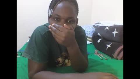 Snapshot of princess_cutie chatting on 10.16.25 princess online show from 10.16.25