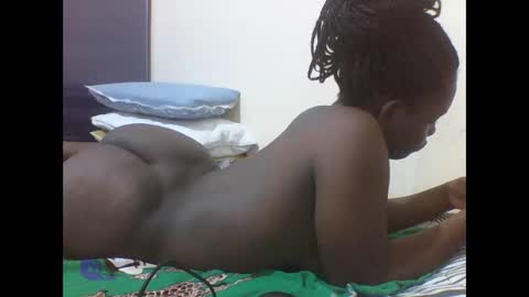 Snapshot of princess_cutie chatting on 11.27.25 princess online show from 11.27.25