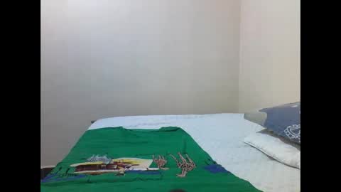 Snapshot of princess_cutie chatting on 01.10.26 princess online show from 01.10.26