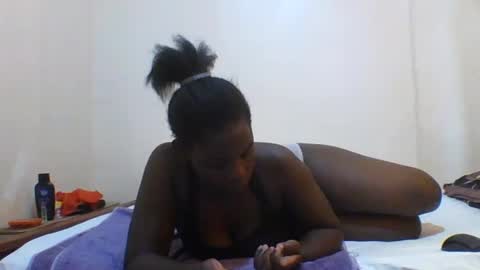 Snapshot of princess_cutie chatting on 06.30.26 princess online show from 06.30.26