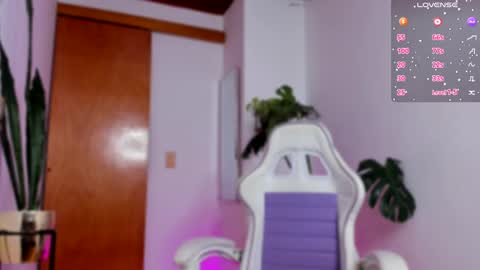Snapshot of princess_kandy_ chatting on 12.07.24 evaaa new account Beth online show from 12.07.24
