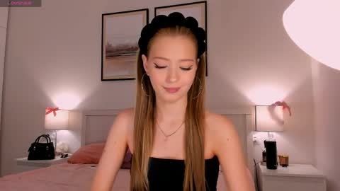 Snapshot of princess_nier chatting on 05.27.26 Princess Diana online show from 05.27.26