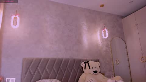 Snapshot of princess_nier chatting on 07.12.26 Princess Diana online show from 07.12.26